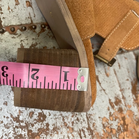 Roan Christine Sandal - Picture 7 of 9